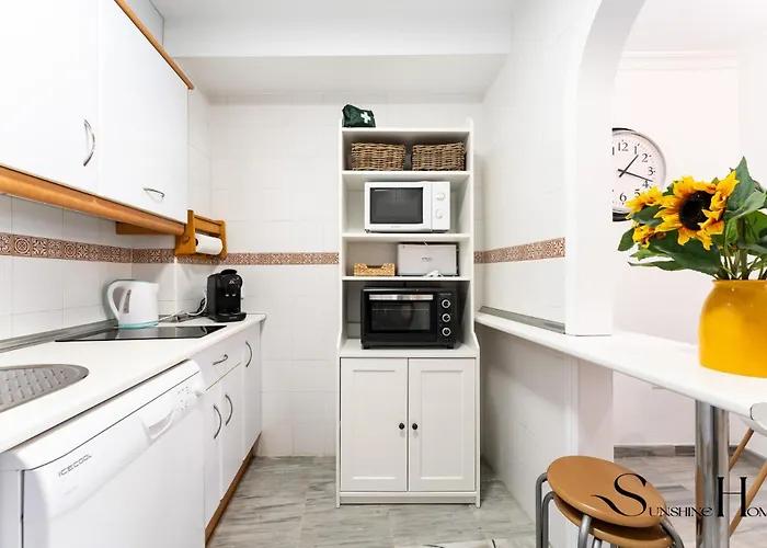 50 Meters From The Beach, 1 Bedroom With Parking