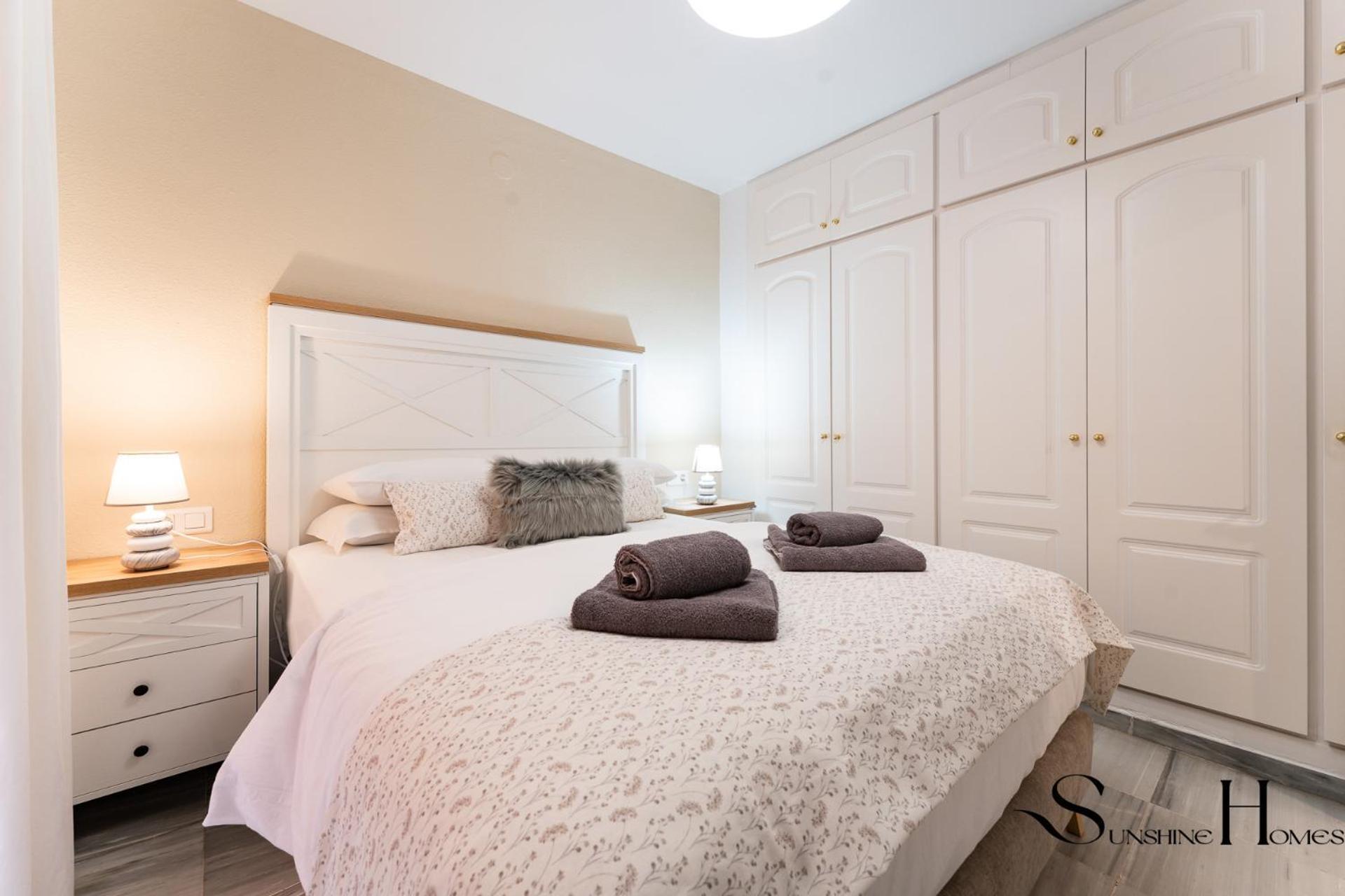50 Meters From The Beach, 1 Bedroom With Parking